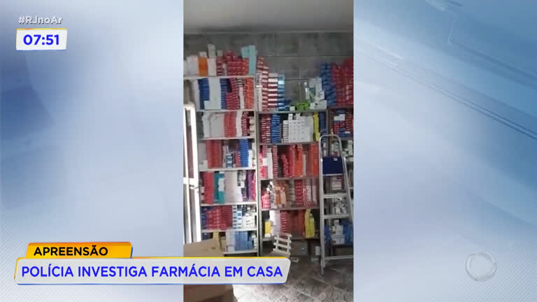 PM apreende centenas de remédios em uma casa na Baixada Fluminense