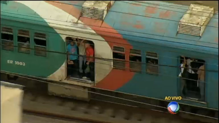Vídeo: Roubo de cabos atrasa trens no Rio de Janeiro