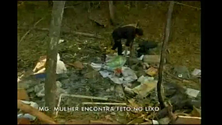 Vídeo: Mulher encontra feto no lixo em Pouso Alegre