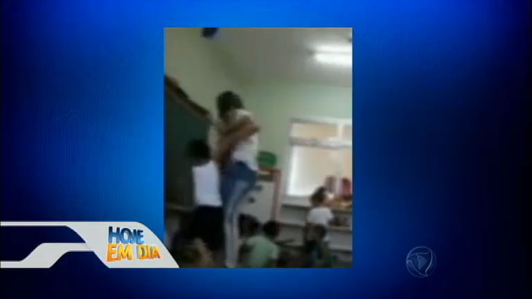 Vídeo: Café com Notícias: professoras são flagradas enquanto agridem alunos no Espírito Santo