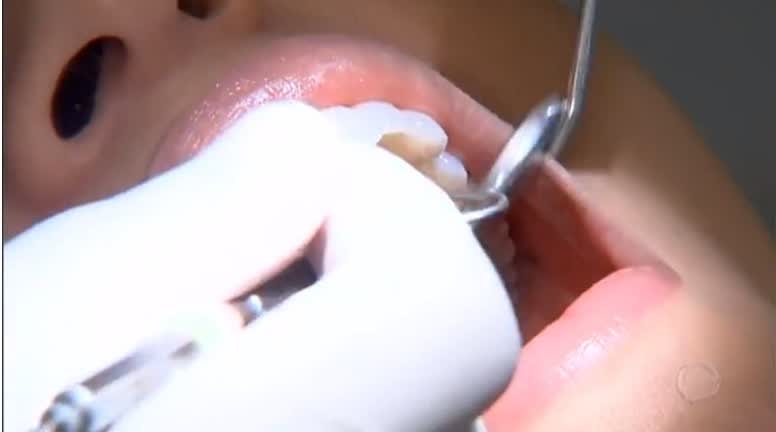 Vídeo: Mais da metade dos brasileiros não vai ao dentista anualmente, diz pesquisa
