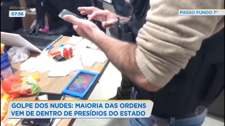 Golpe dos nudes maioria das ordens vem de dentro de presídios do estado Record TV RS R Rio