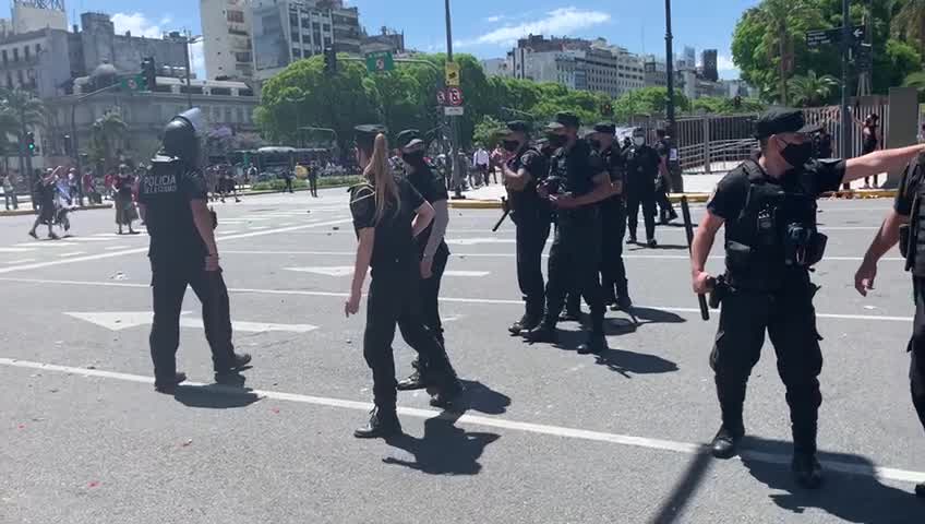 Vídeo: Polícia montou esquema para conter tumulto e causou correria