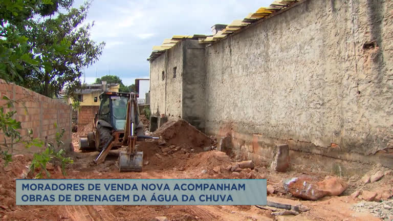 Vídeo: Chuvas fortes em BH preocupam vizinhos da Avenida Vilarinho
