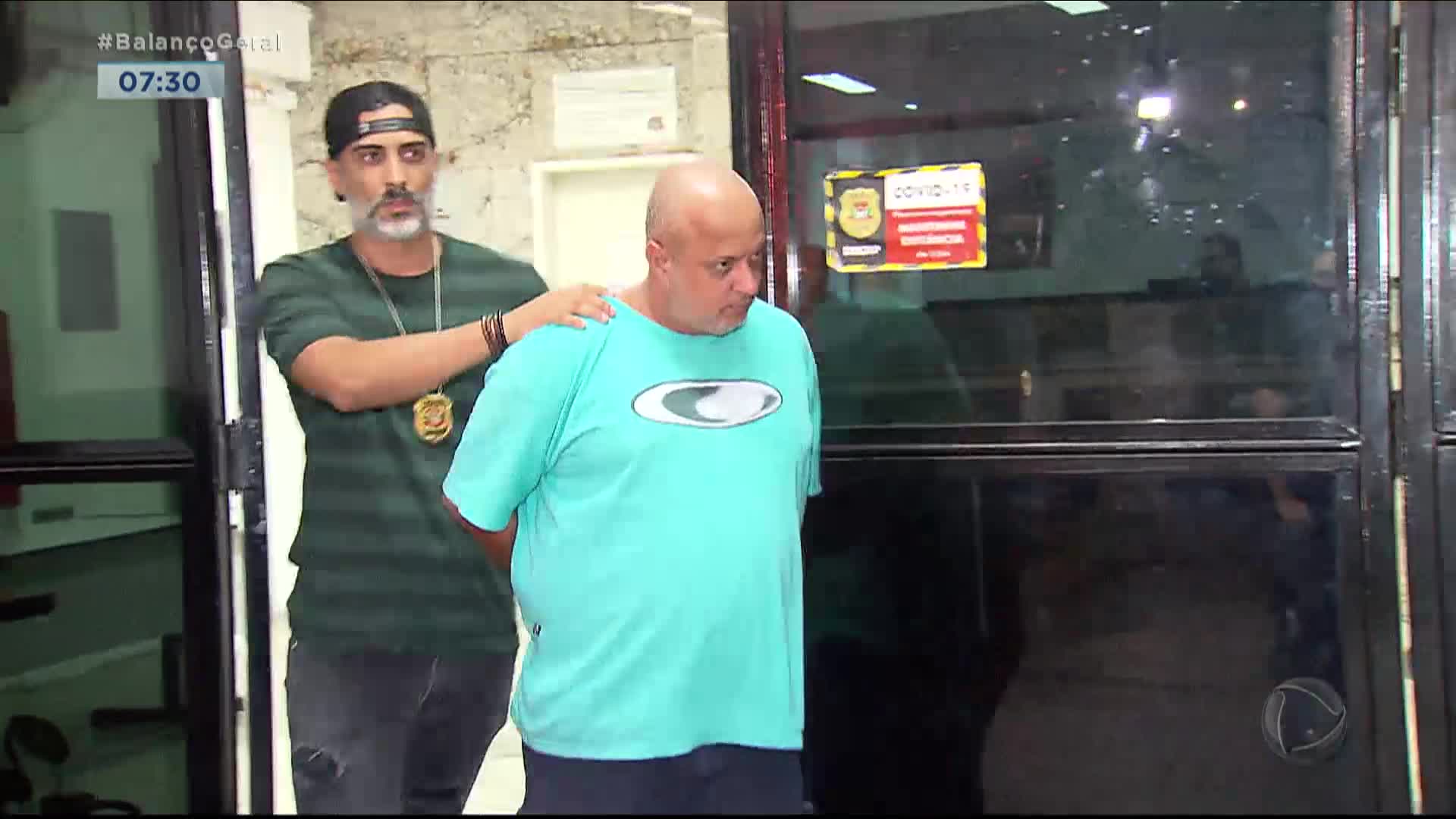 Vídeo: Presos falsos policiais que extorquiam comerciante em SP