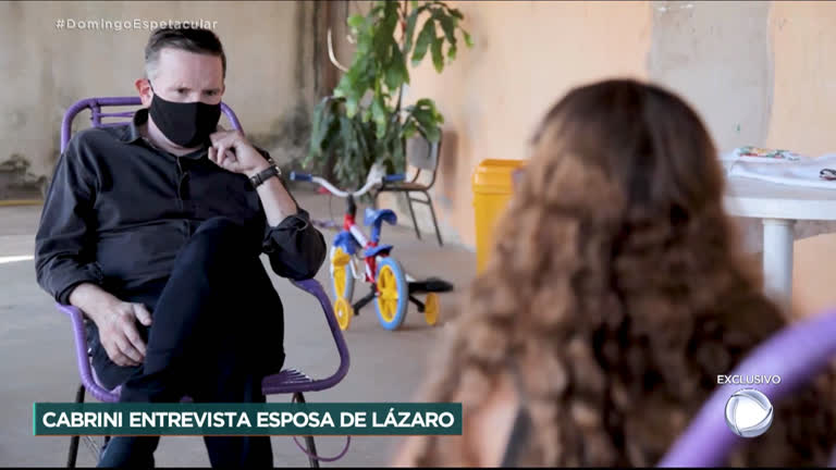 Roberto Cabrini entrevista a esposa de Lázaro Barbosa - RecordTV - R7  Domingo Espetacular