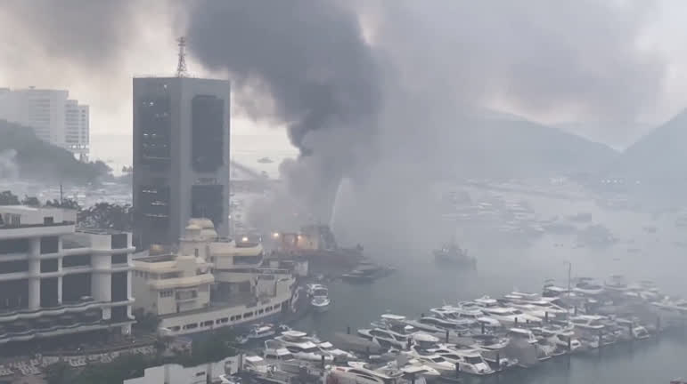 Vídeo: Incêndio atinge 16 barcos em marina de Hong Kong; assista ao vídeo