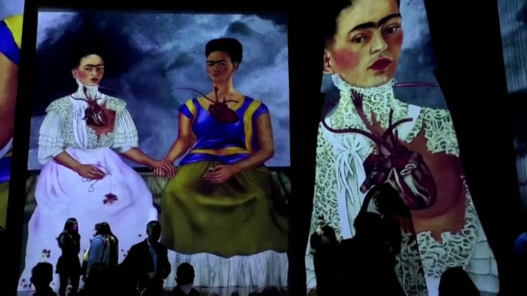 Vídeo: Exposição celebra o 114º aniversário da pintora Frida Kahlo