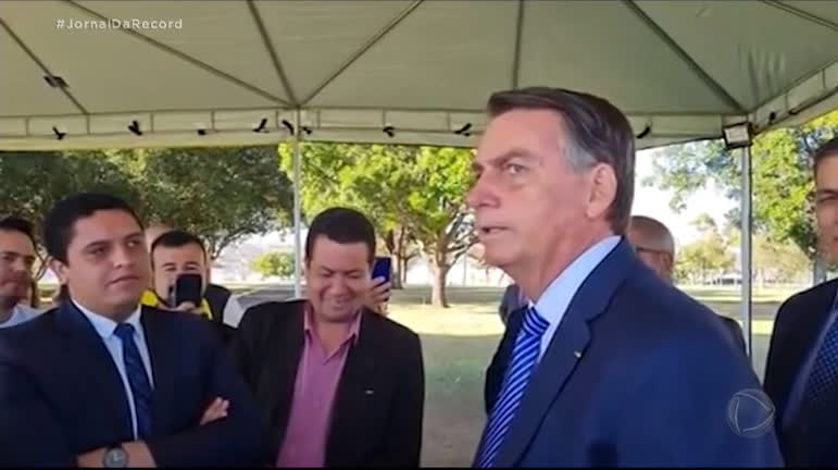Vídeo: Bolsonaro nega ataque a tribunais superiores e diz que luta é contra Barroso
