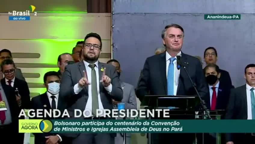 Vídeo: 'Nós vamos mudar o Brasil', diz Bolsonaro sobre indicação ao STF