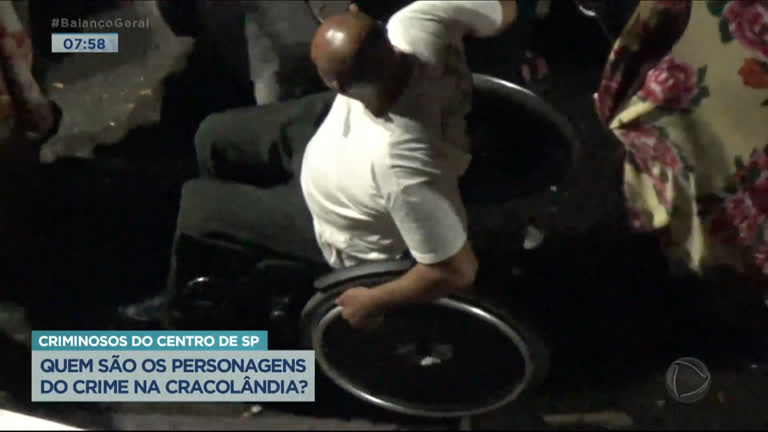 Vídeo: Traficante em cadeira de rodas é flagrado em ação na Cracolândia