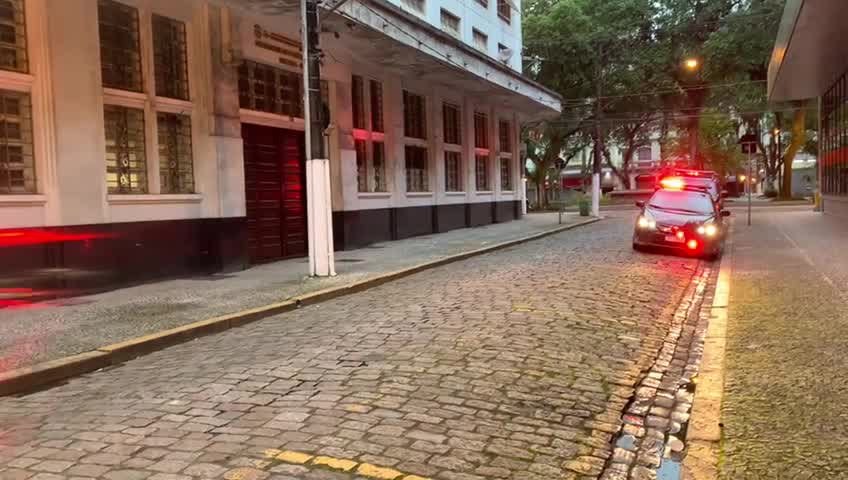 Vídeo: PF faz operação contra operações financeiras irregulares em Santos
