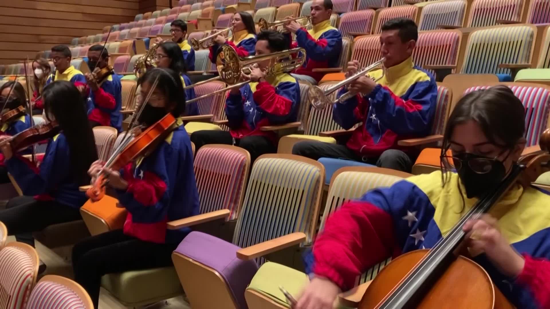 Vídeo: Venezuela tenta quebrar recorde de maior orquestra do mundo