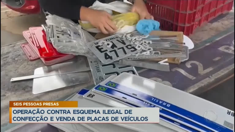 Vídeo: Famílias do DF e de Goiás são presas falsificando placas de carros