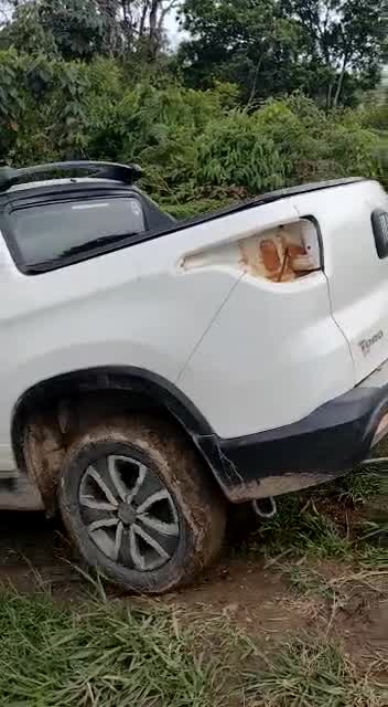 Vídeo: GCM encontra local de desmanche e recupera carro roubado em SP