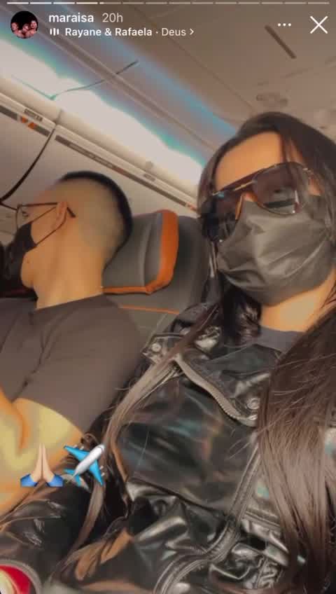 Vídeo: Maraisa viaja de avião pela 1ª vez após morte de Marília: 'Medo'