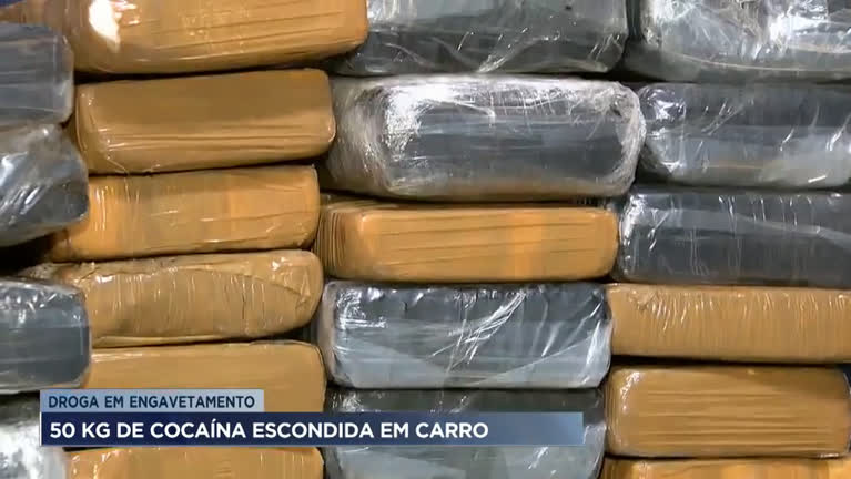 Vídeo: Polícia apreende droga avaliada em R$8 milhões após acidente