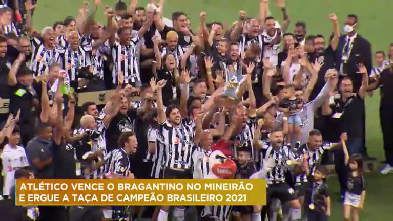 Vídeo: Atlético vence Bragantino no Mineirão e levanta taça de campeão