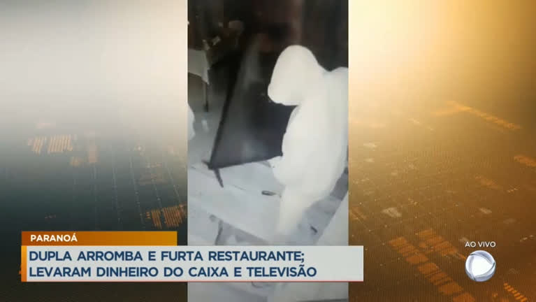 Vídeo: Dupla arromba e furta restaurante no Paranoá