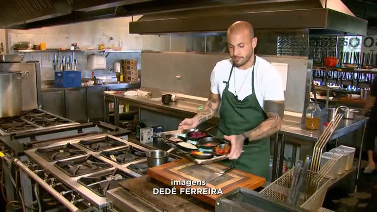 Vídeo: Conheça a trajetória de Djalma Santos, mineiro no Top Chef Brasil