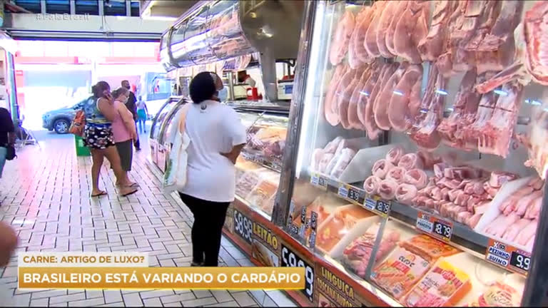 Vídeo: Com preço recorde, consumo de carne é o menor em 16 anos
