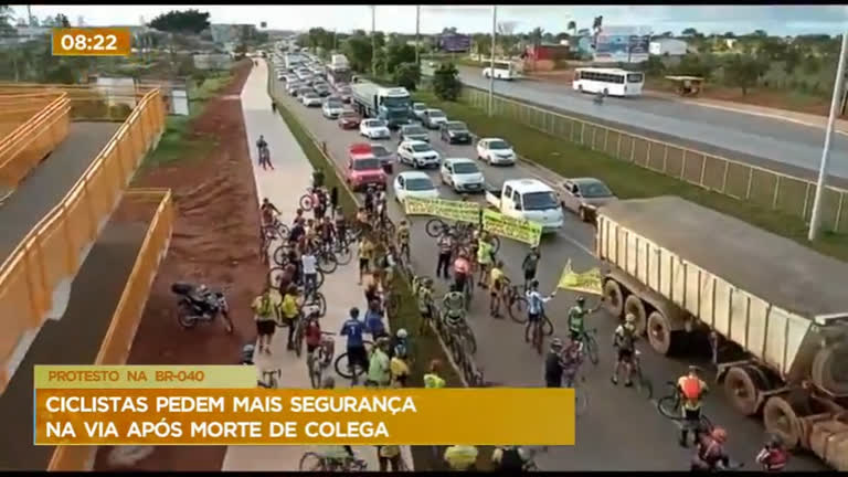 Vídeo: Ciclistas fazem protesto na BR-040 após morte de colega