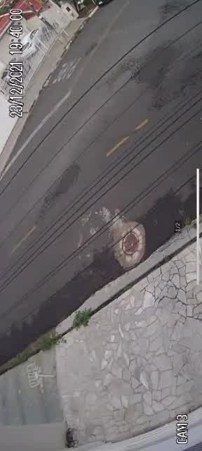 Vídeo: Vídeo mostra tentativa de assalto em Pedreira, interior de São Paulo