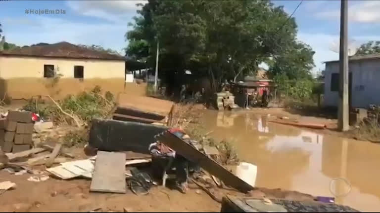 Vídeo: Chuvas na Bahia deixam 17 mortos