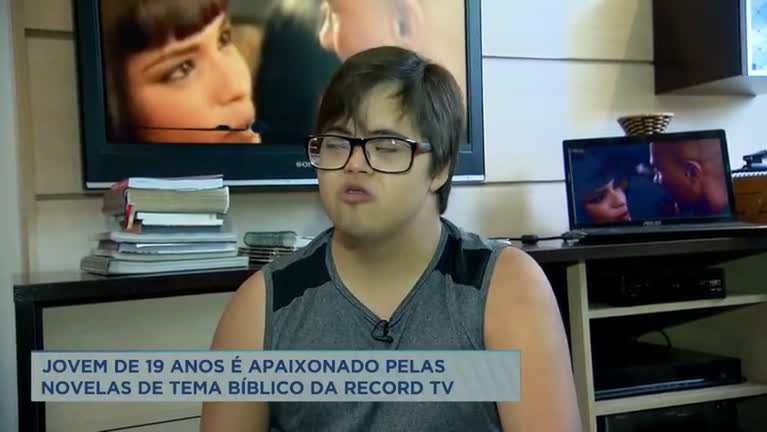 Vídeo: Jovem de 19 anos é apaixonado pelas novelas da RecordTV