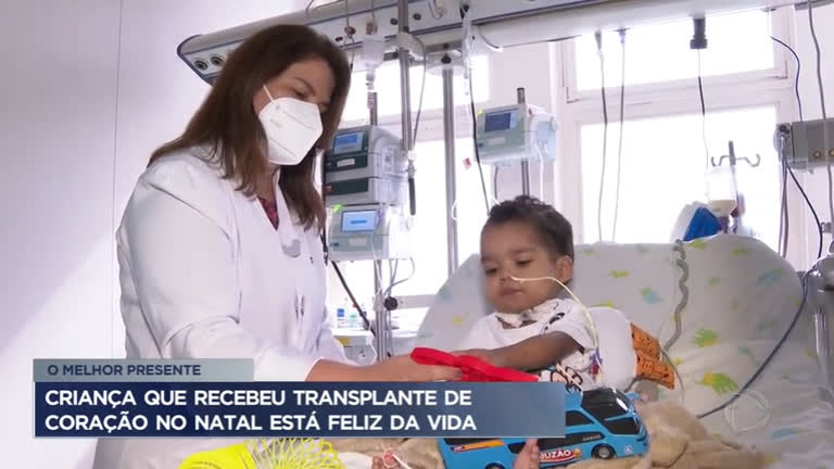 Vídeo: Criança de dois anos recebe transplante de coração no Natal