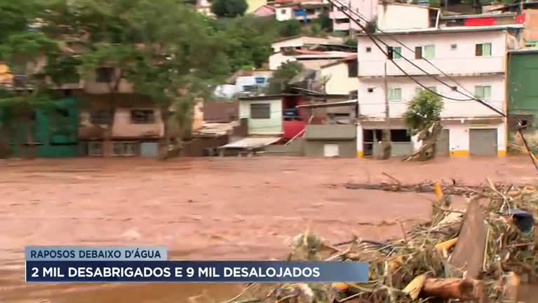 Vídeo: Chuva causa alagamentos e estragos em Raposos (MG)