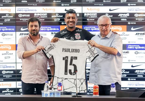 Vídeo: Paulinho é apresentado como reforço do Corinthians