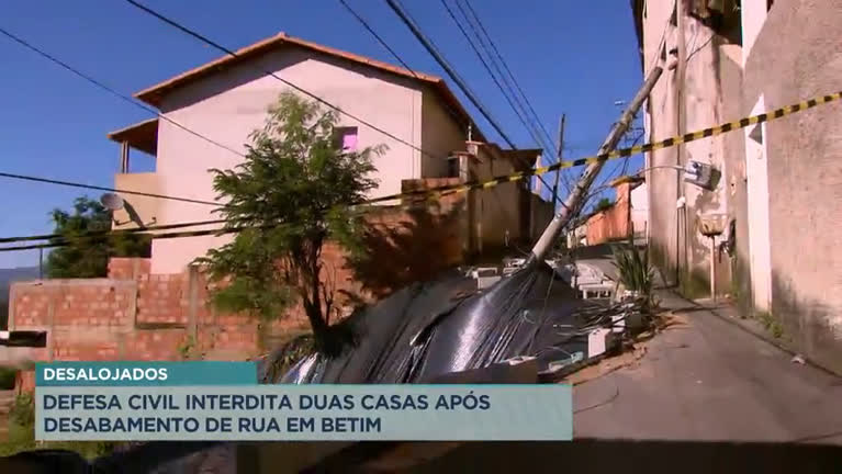 Vídeo: Casas são interditadas após desabamento em Betim (MG)