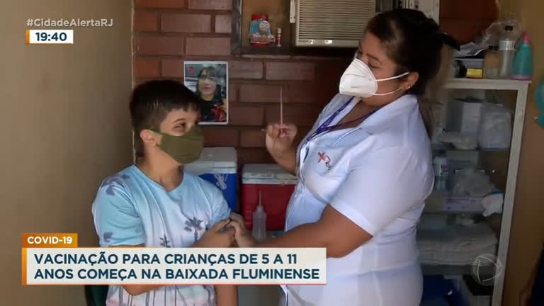 Vídeo: Vacinação infantil contra Covid-19 começa na Baixada Fluminense