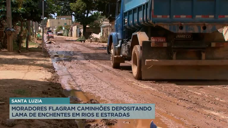Vídeo: Moradores denunciam descarte de lama no Rio das Velhas