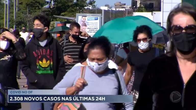 Vídeo: Uso de máscaras de proteção volta a ser obrigatório ao ar livre