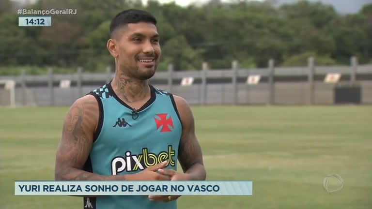 Vídeo: Yuri realiza sonho de jogar pelo Vasco da Gama