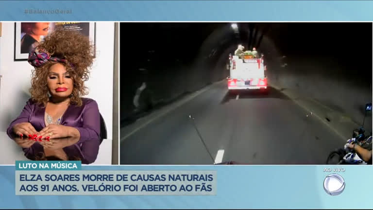 Vídeo: Após velório, corpo de Elza Soares é levado em carro do Corpo de Bombeiros para o cemitério no RJ