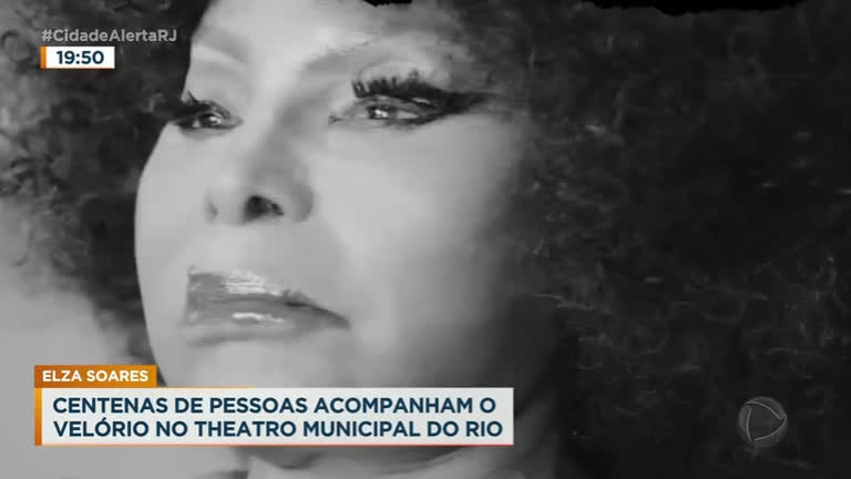 Vídeo: Familiares, artistas e fãs acompanham velório de Elza Soares