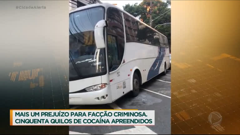 Vídeo: Criminosos usam ônibus de turismo clandestino para transportar cocaína
