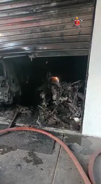 Vídeo: Incêndio destrói veículos em loja de Ceilândia
