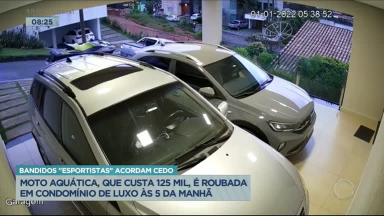 Vídeo: Moto aquática de R$ 125 mil é roubada às 5h em condomínio de luxo