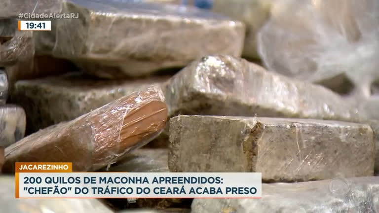 Vídeo: Polícia apreende drogas na comunidade do Jacarezinho