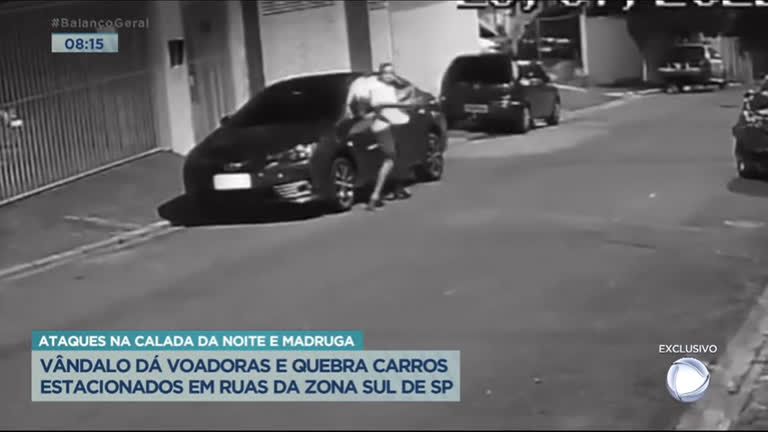 Vídeo: Vândalo dá voadoras e quebra carros estacionados em ruas de SP