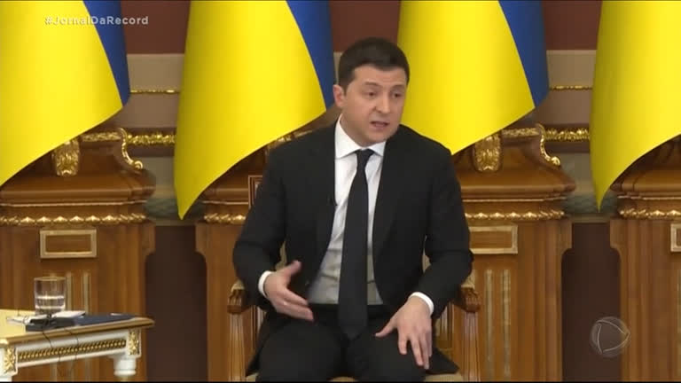 Vídeo: Presidente da Ucrânia pede que líderes mundiais não criem pânico sobre possível invasão russa