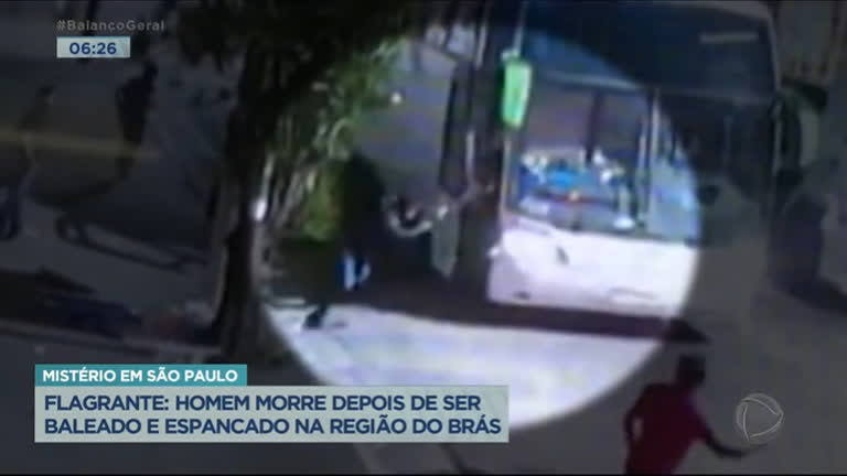 Vídeo: Homem morre após ser espancado e baleado no bairro do Brás