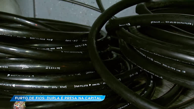 Vídeo: Dupla é presa com 80 kg de fios furtados em Belo Horizonte
