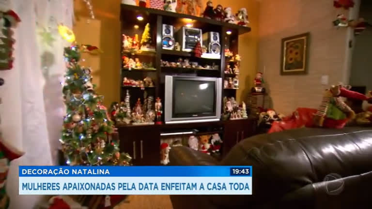 Vídeo: Famílias mineiras colecionam bonecos do Papai Noel